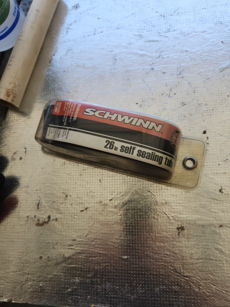Schwinn 26" Self Sealing Bike Inner Tube2