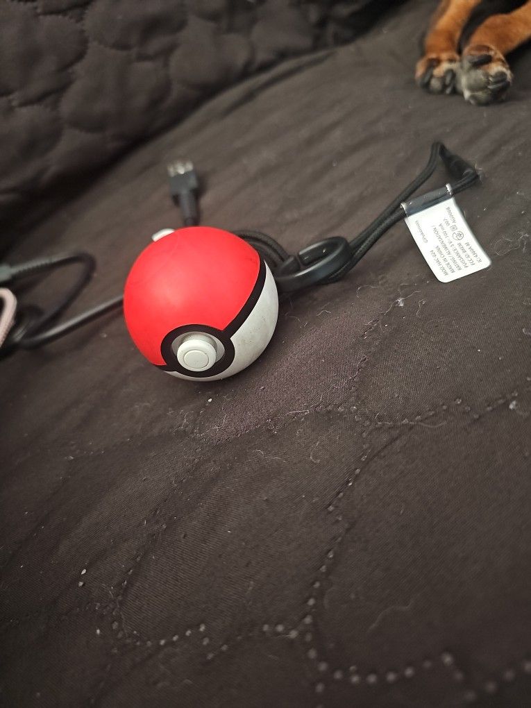 Nintendo Pokémon Poke Ball Plus