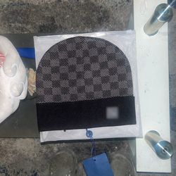 Designer beanie black and gray