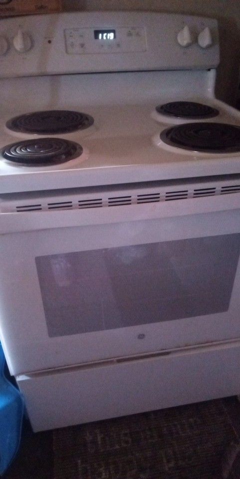 Electric Stove Good Condition $100.00