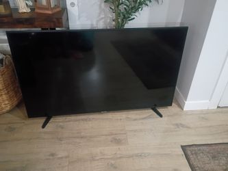 Free tv A black line appeared on the screen; it's good for parts or for someone who knows how to fix it.