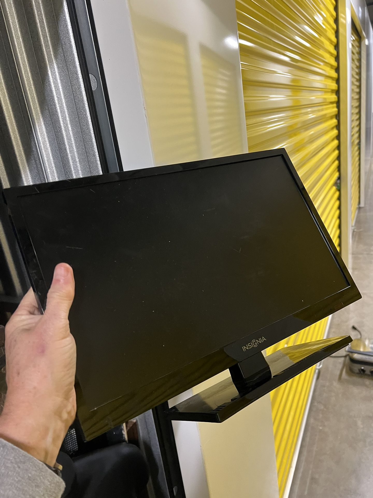 INSIGNIA LED TV