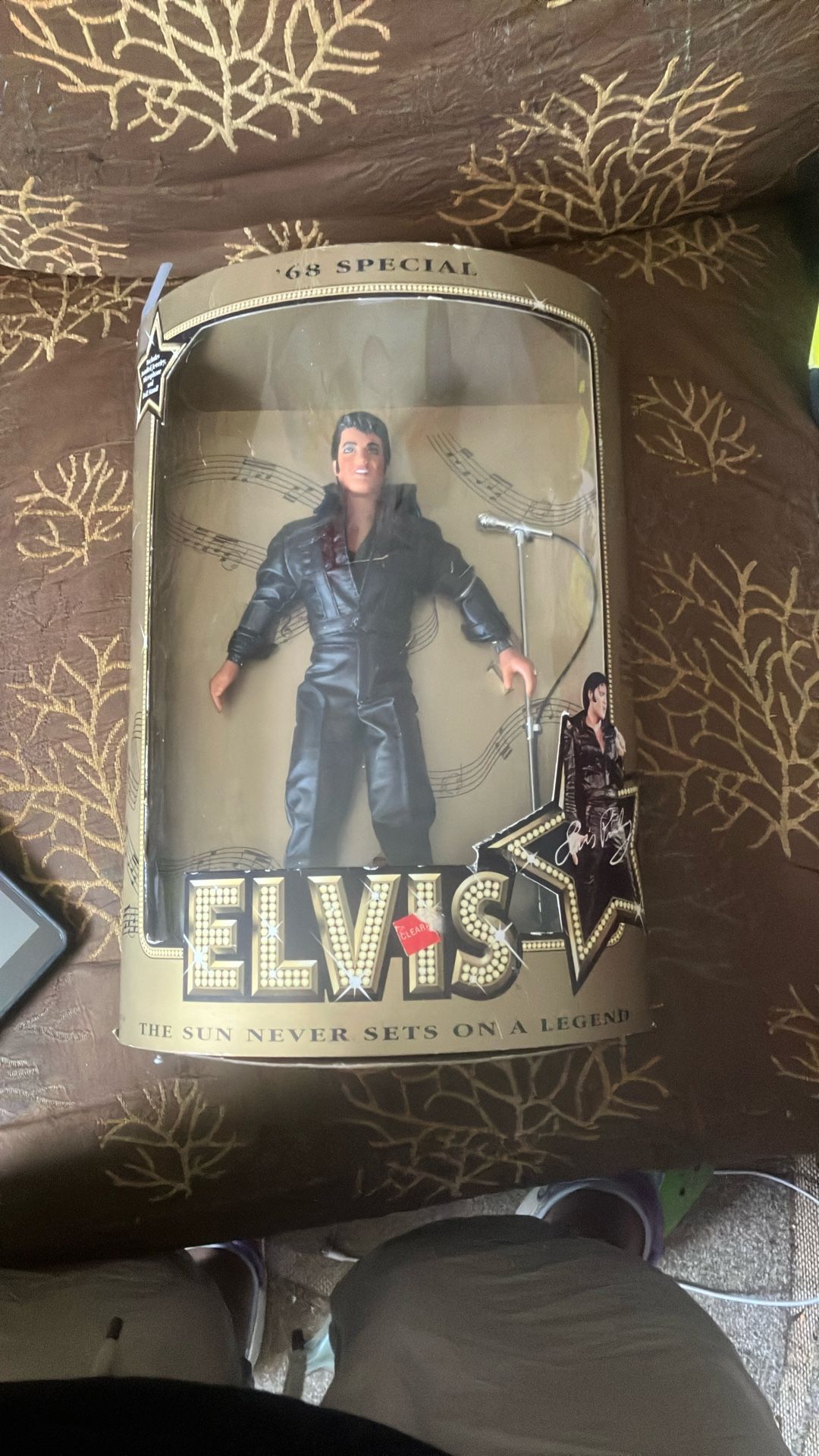 Elvis 68 Special Stand Damage Box But Elvis Is Fine