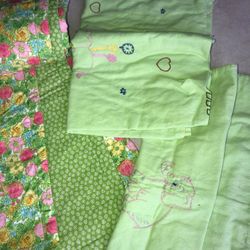 Baby Blankets / Giraffe Makes Wound Sounds