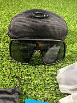 Oakley Prizm Sunglasses with Case