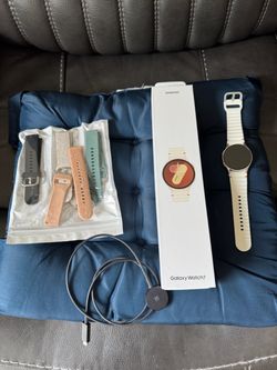 40 mmSamsung Galaxy Watch Series 7 (GPS)- Like New!!