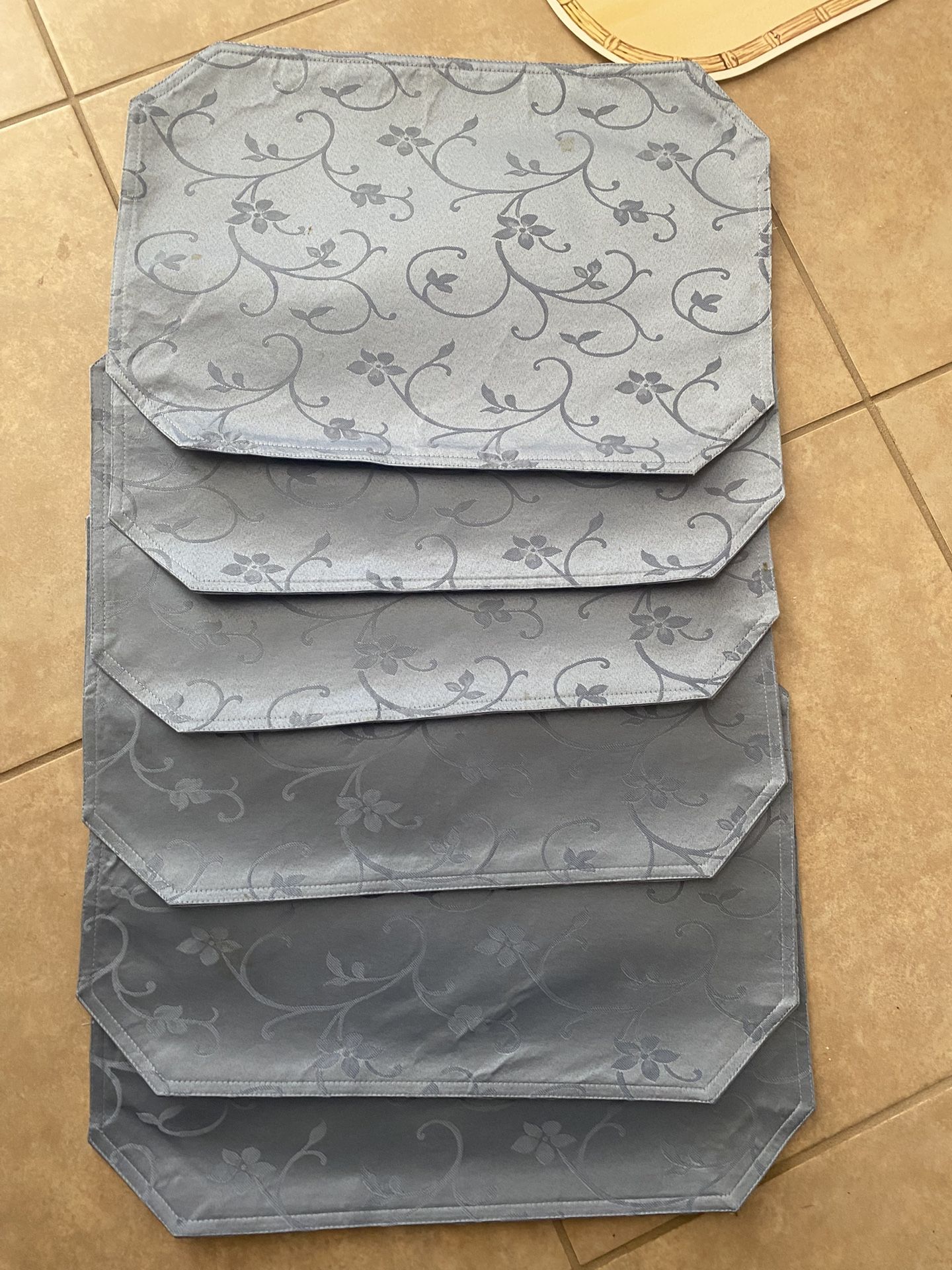 6 Cloth Blue Flowered Placemats