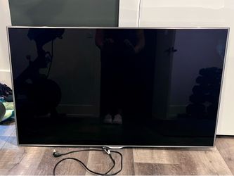 46” Samsung Flatscreen TV (2014)