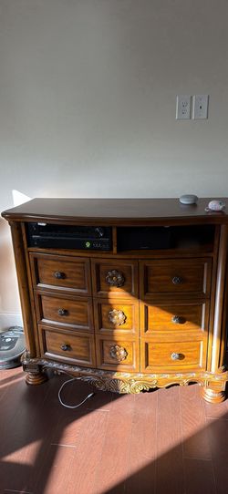 Northshore TV stand