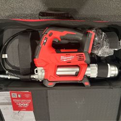 Milwaukee M18 grease gun