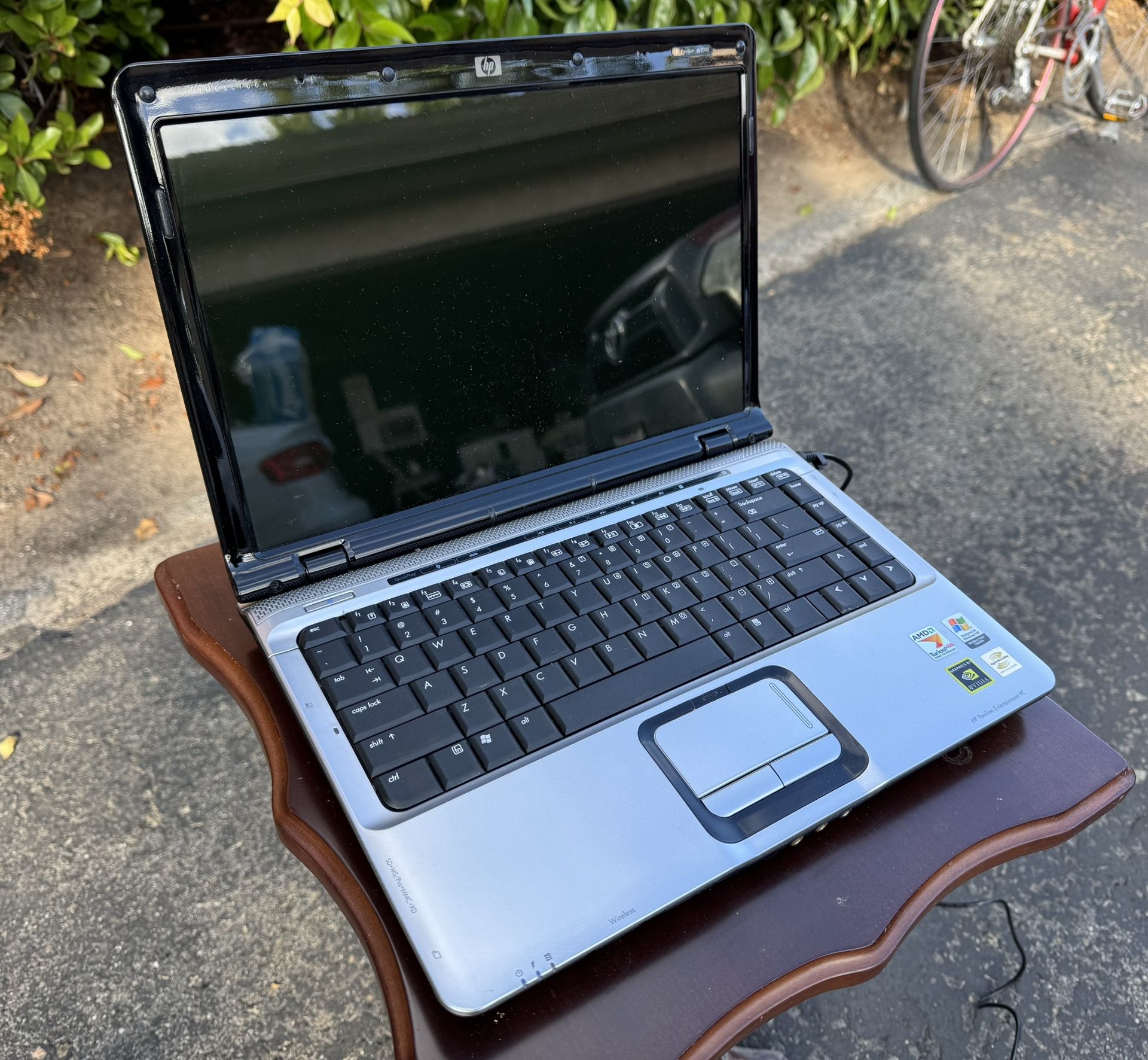 HP Pavilion DV2125NR Laptop - Read Description