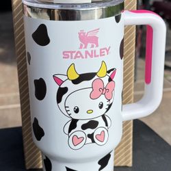 Stanley Quencher H2.0 Custom Tumbler 40 oz - Hello Kitty cow