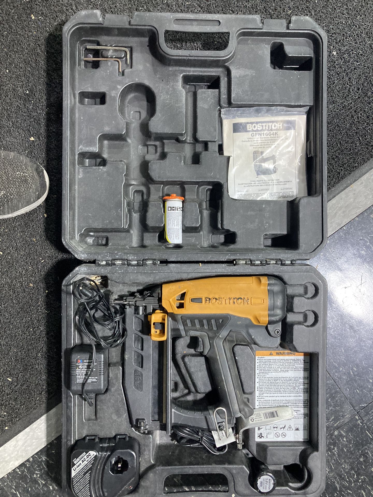 Gas powered finish nailer