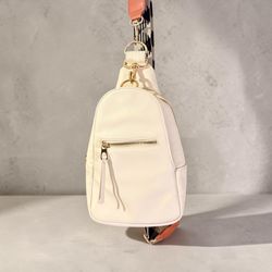 Universal Thread Cream Bag