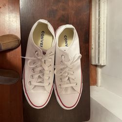 Women’s Converse Sneakers New Size 7