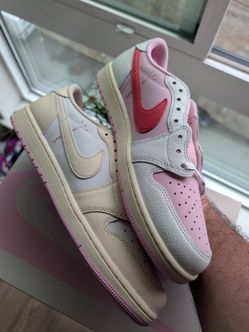 Travis Scott x  Air Jordan