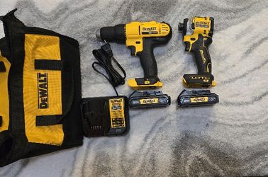 Dewalt 20v Drill Driver/impact Set With 2 Batteries And Charger