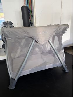 Nuna travel crib