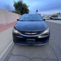 2021 Chrysler Voyage 