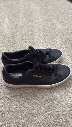 Size 8,5 Adidas shoes