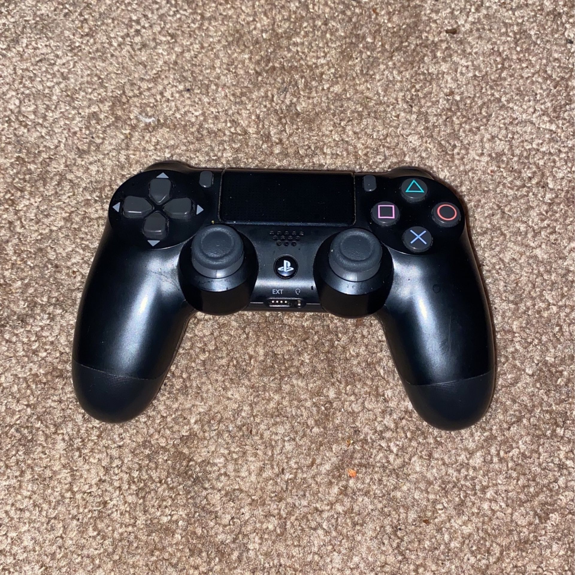 Black ps4 controller