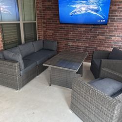 New inbox patio set (we finance and deliver)($54 down,$1299 total)(90 day no interest payment plan)