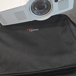 Optoma GT1080 3D DLP SHORT THROW Projector