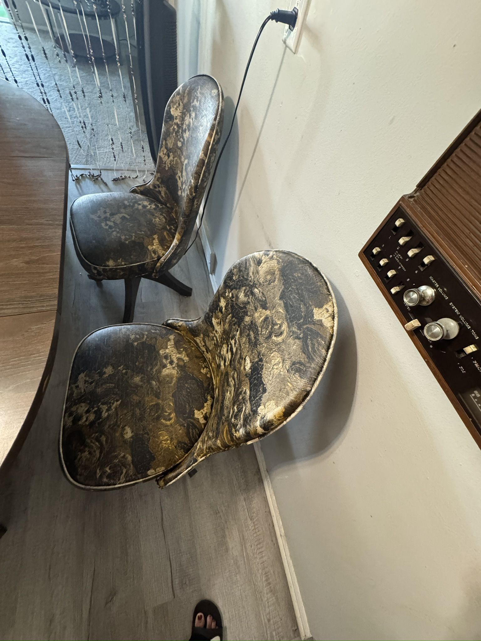 Dinning Table And 4 Chairs