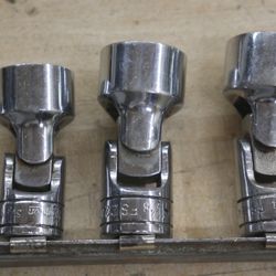 LOT 6 Snap On 3/8" drive Universal Socket swivels FS22 11/16;  FS20A  5/8; FS10A  5/16 ;  FS12A 3/8 ; FS24 3/4 ; FS 16 A  1/2 ;  WITH STAND .