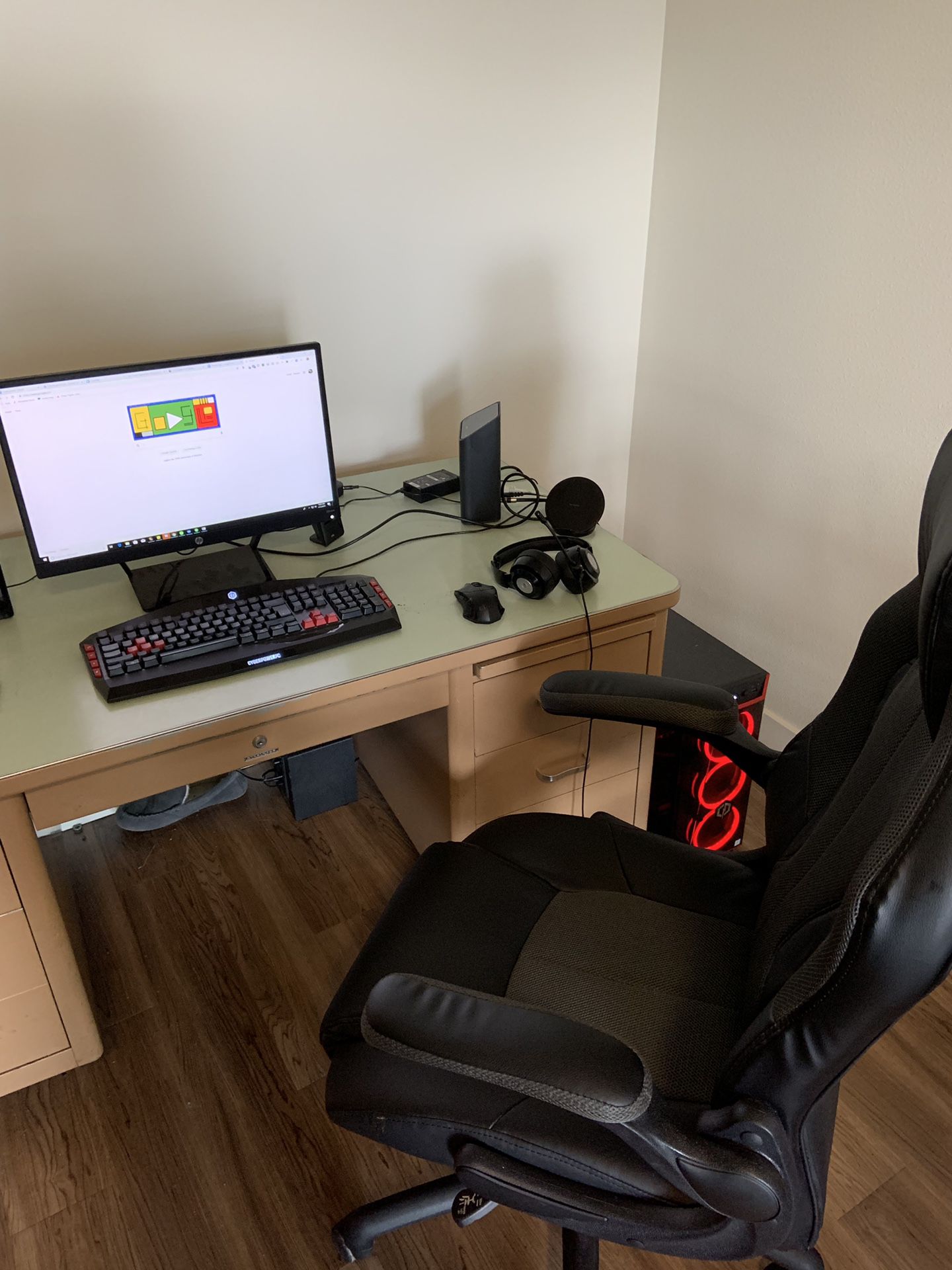 Gaming PC - FREE Chair/Monitor/Speakers