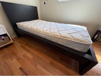 IKEA malm twin sz bed