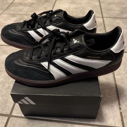 Adidas Predator Freestyle size 8