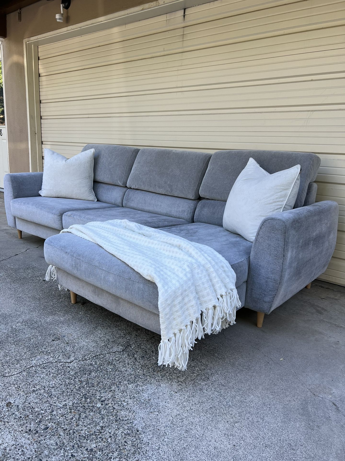 Couch With Chaise
