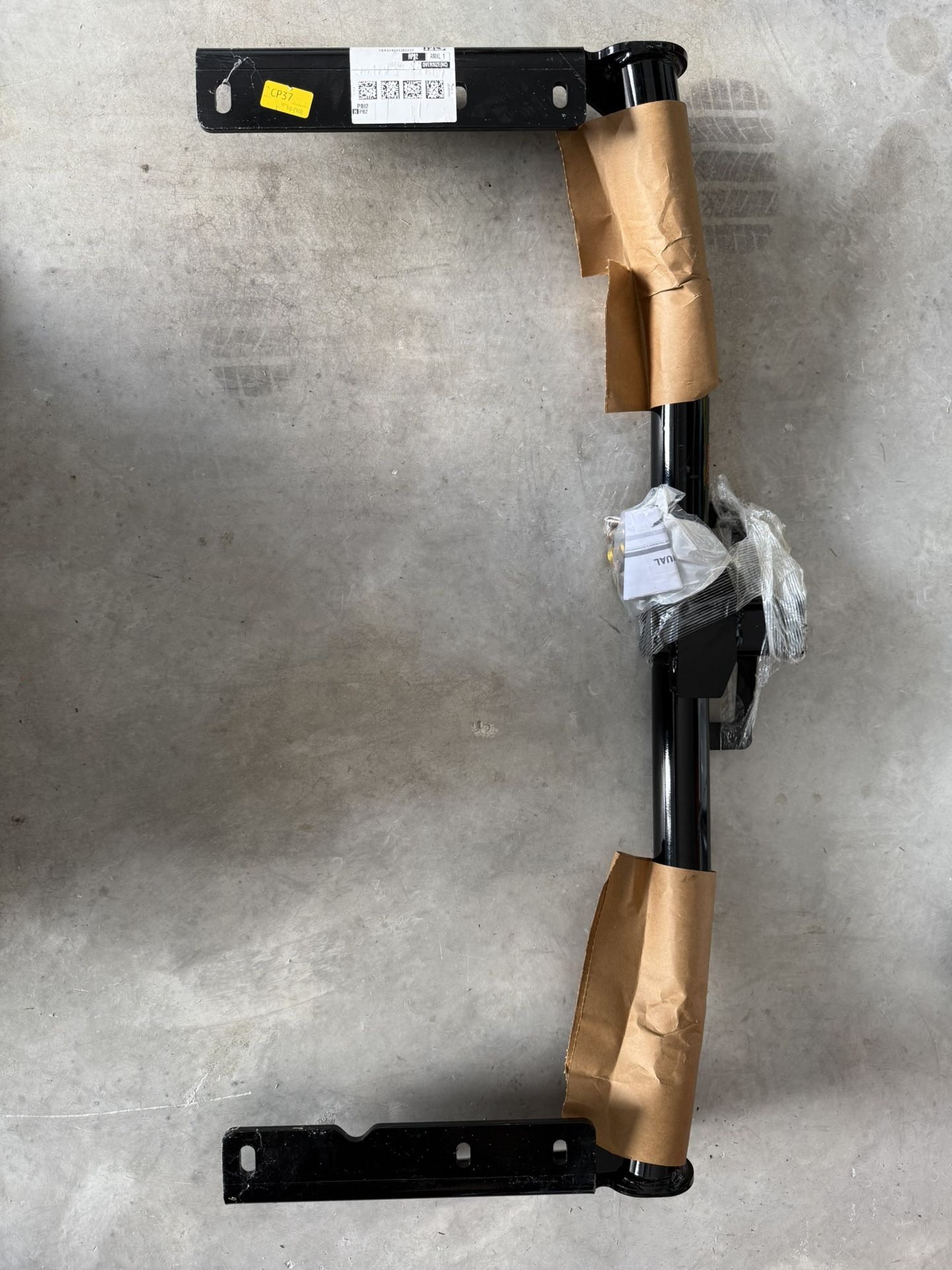 CURT 13200 CLASS 3 TRAILER HITCH, 2" RECEIVER, SELECT TOYOTA HIGHLANDER