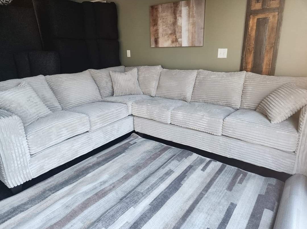 New Flavor!! Limited Edition! 🚨 Brand New Byers Market Ghost Grey Full Length Mink 2pc Sectionals