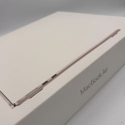 Sealed 2025 MacBook Air 13” M4 16GB 256GB [STARLIGHT]