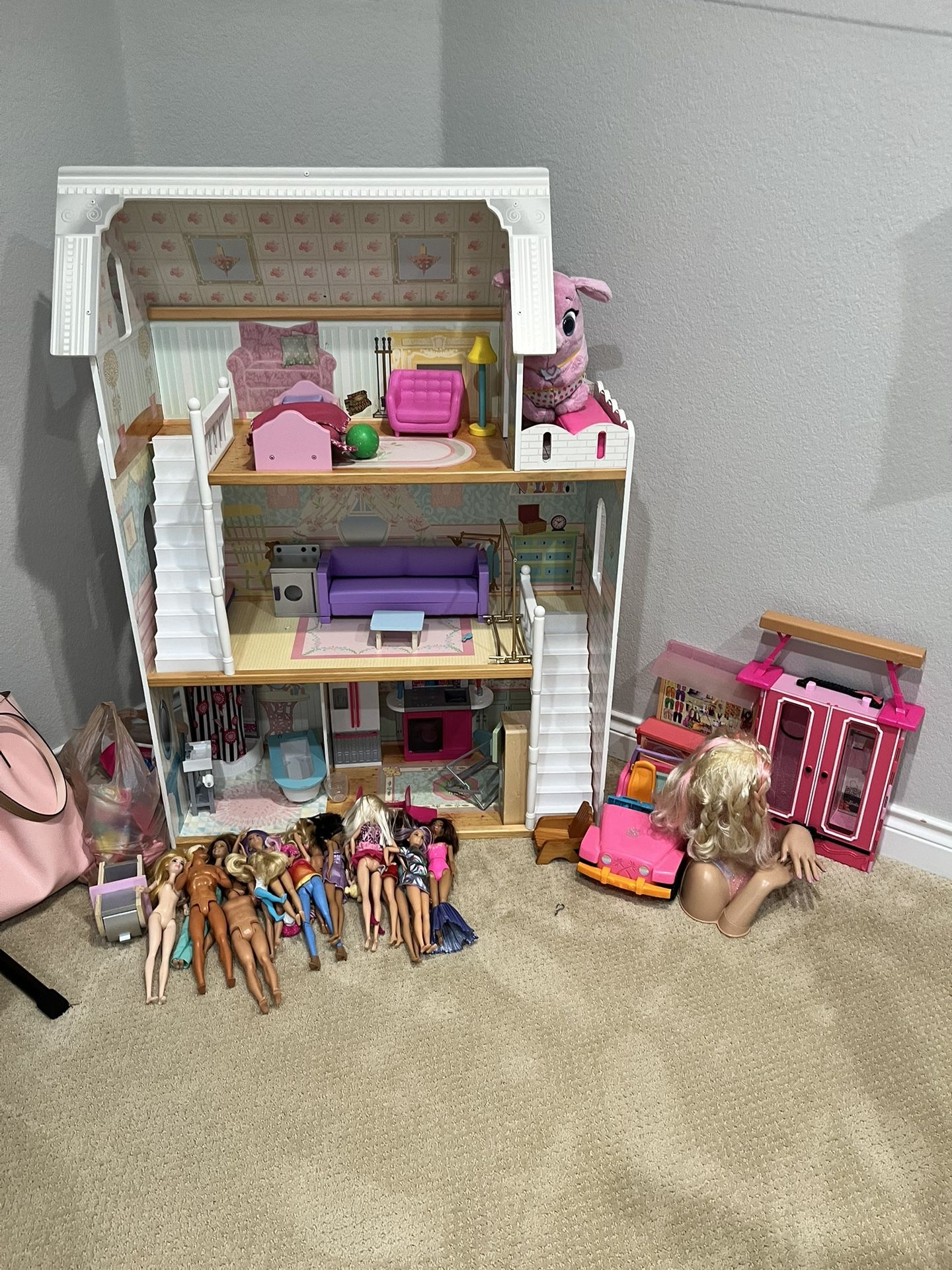 Barbies And Barbie House misc.