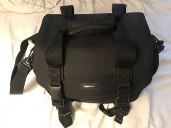 AmazonBasics Large DSLR Gadget Bag (Gray interior)