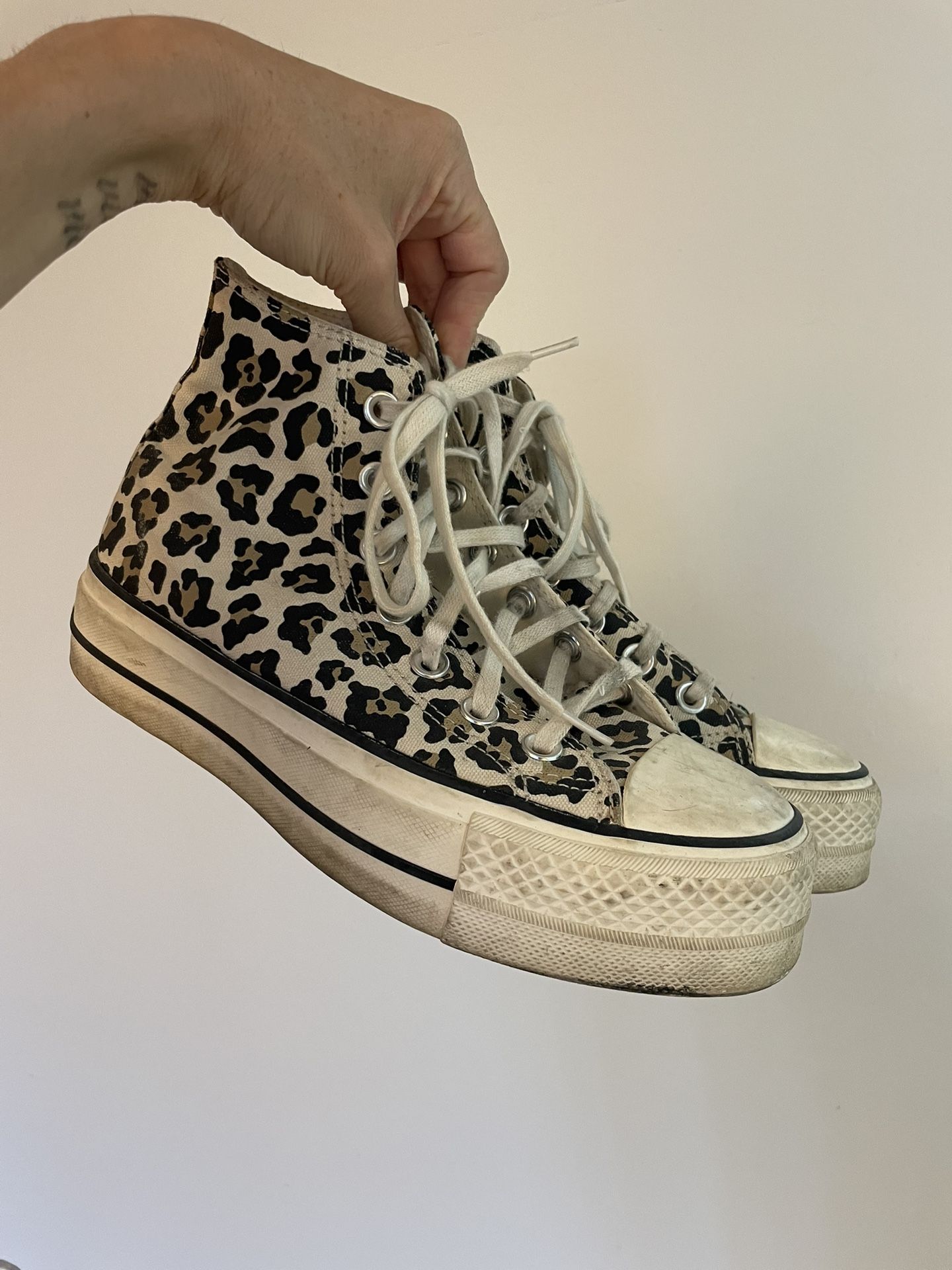 Cheetah Platform Converse Size 5.5