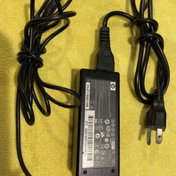 HP 608425-001 65W 18.5V Power Adapter DC359A