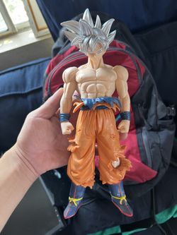 Dragon Ball Goku Standing Figure