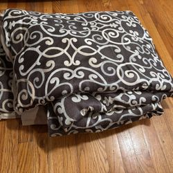 Queen Size Comforter Jaclyn Smith Brown/Ivory/Tan