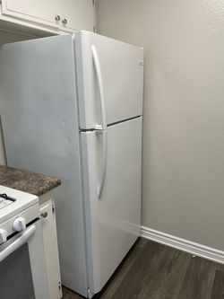 White Frigidaire fridge