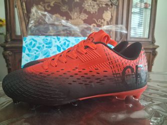Soccer cleats us size 5y