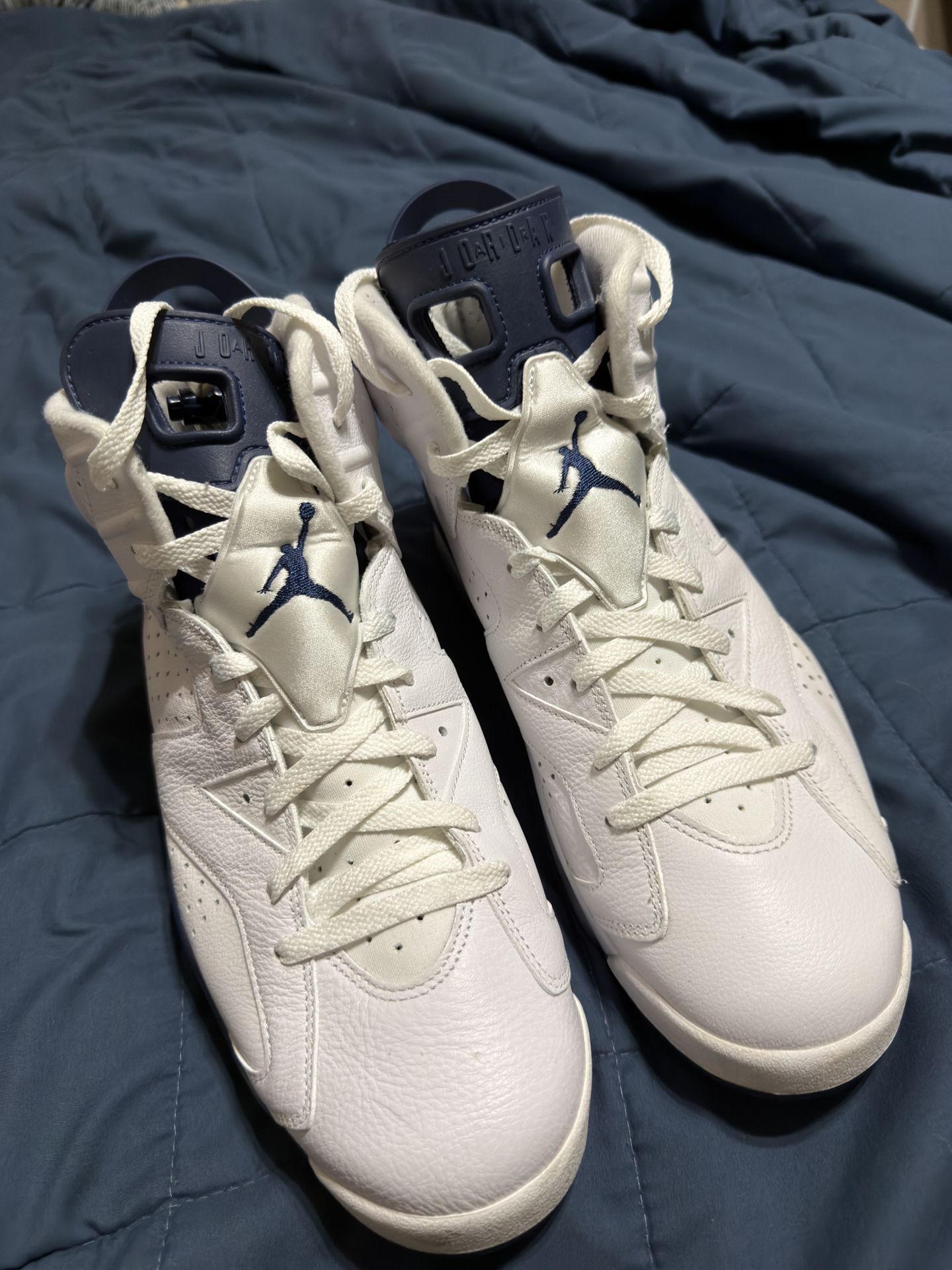 Air Jordan Retro 6 Midnight Navy