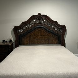Solid Wood Royal King Bedroom set