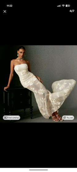 Bridal gown size medium large paid $119
