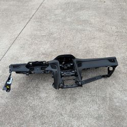 Complete Dashboard Hyundai Genesis OEM with airbag