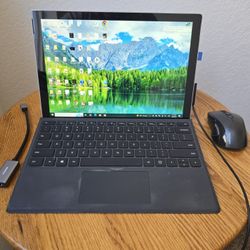 Microsoft Surface Pro 4 w/Keyboard, 264MB, Intel i5 7300 CPU 8G Ram