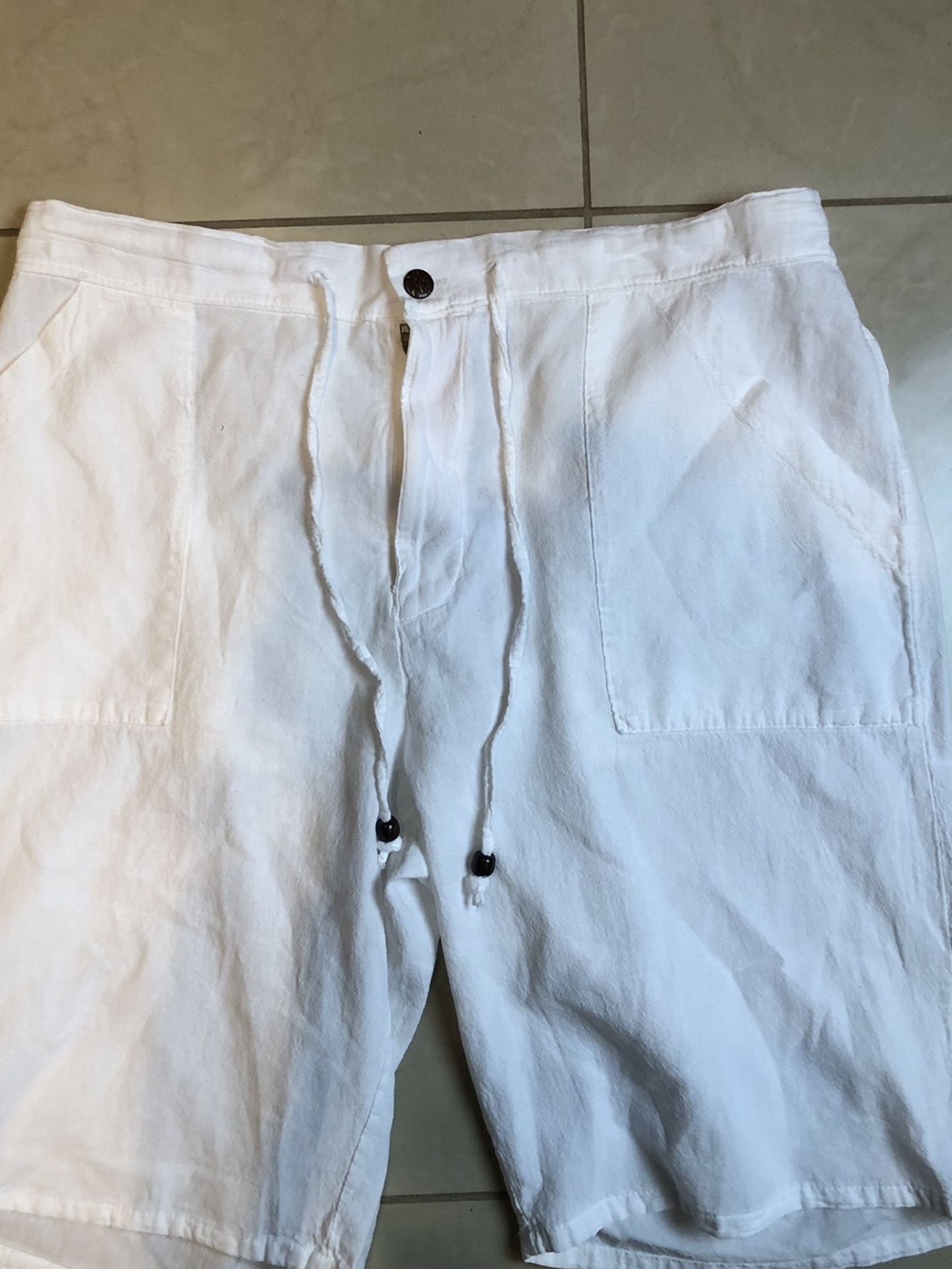 White Sea Spice Shorts LARGE